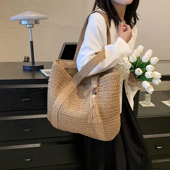 2023 Нова слама на плетени чанта ръчна изработка, лесна чанта, празнична плажна чанта, чанта на едно рамо, ежедневни тенденция чанта-тоут, чанта за пазаруване