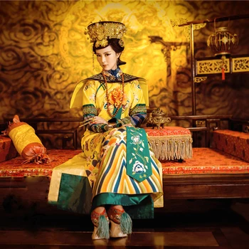 WYJN Императрица от династията Xiao Chuang Цин Кралската жълт дамски Кифу Нежна бродерия от висок Клас драматичен костюм Cosplay Ханфу