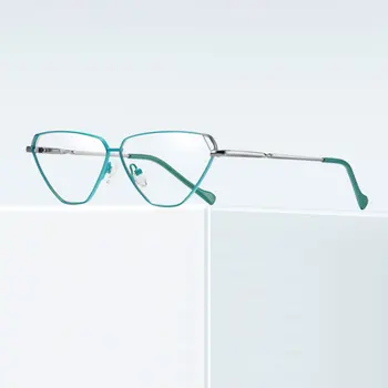 Модерни стилни дамски слънчеви очила в рамки очила 